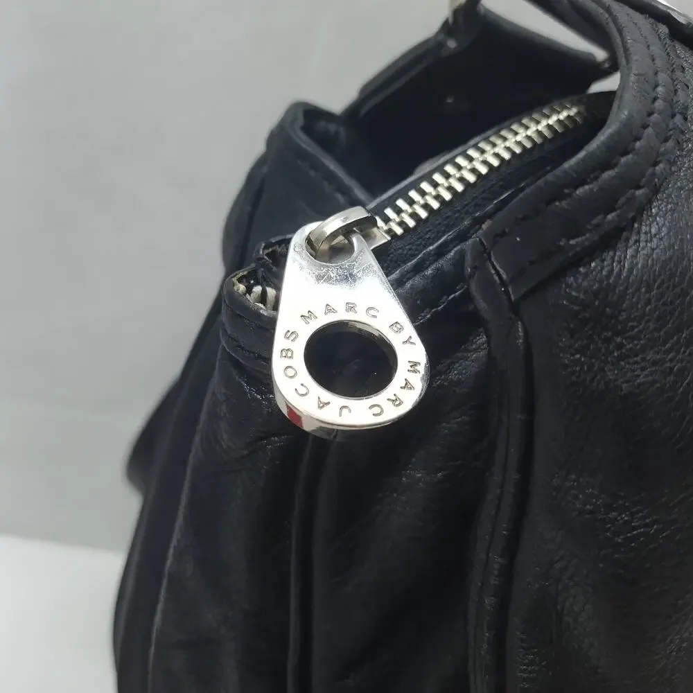 Marc By Marc Jacobs Black Leather Turnlock Pockets Zipper Closure Shoulder Bag